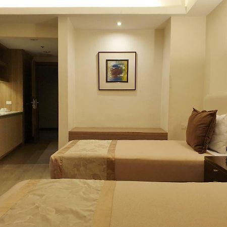 קואזון סיטי Imperial Palace Suites מראה חיצוני תמונה