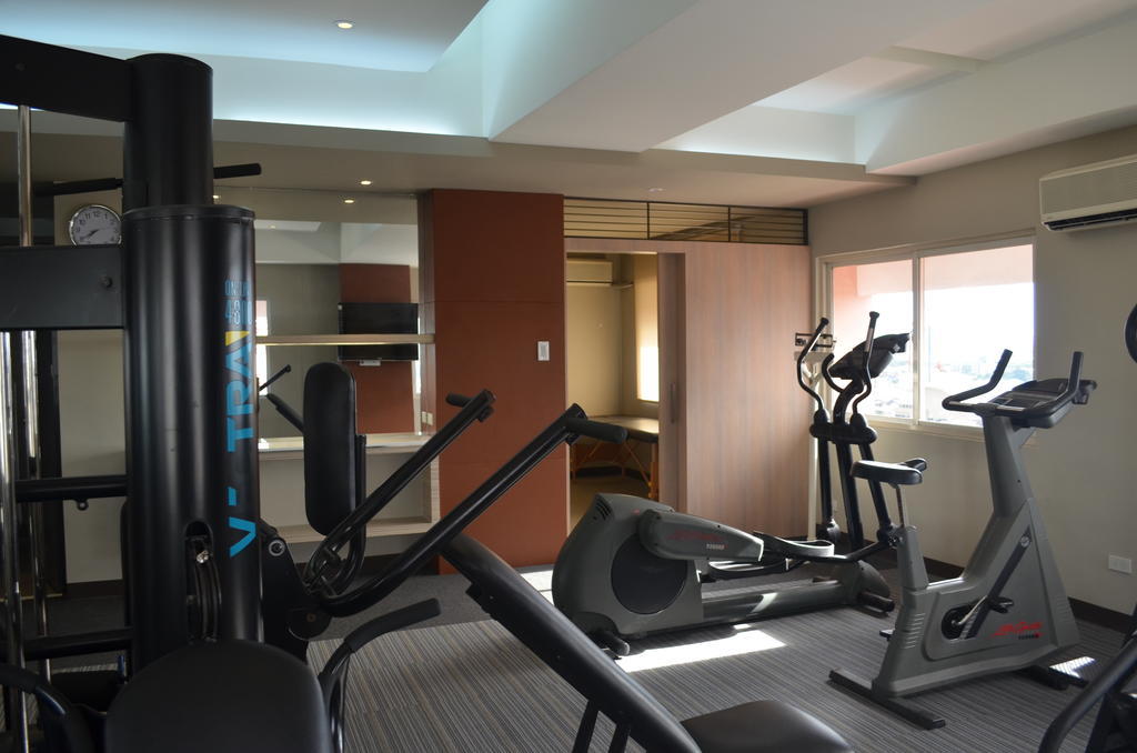 קואזון סיטי Imperial Palace Suites מראה חיצוני תמונה