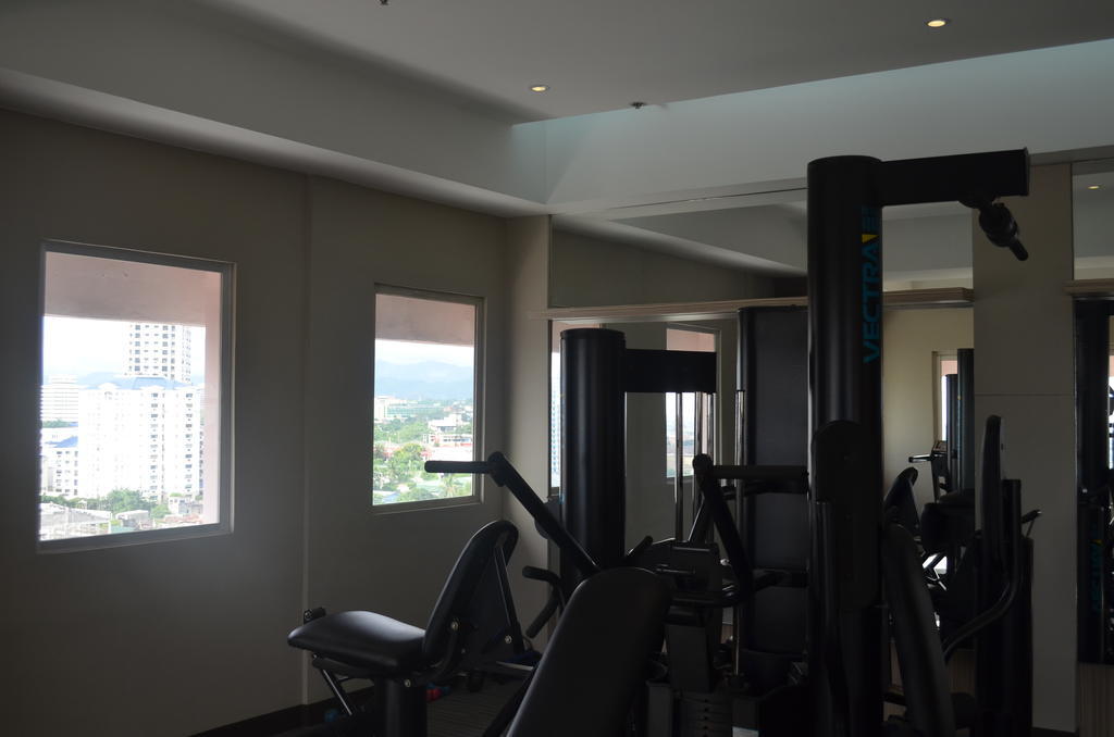 קואזון סיטי Imperial Palace Suites מראה חיצוני תמונה