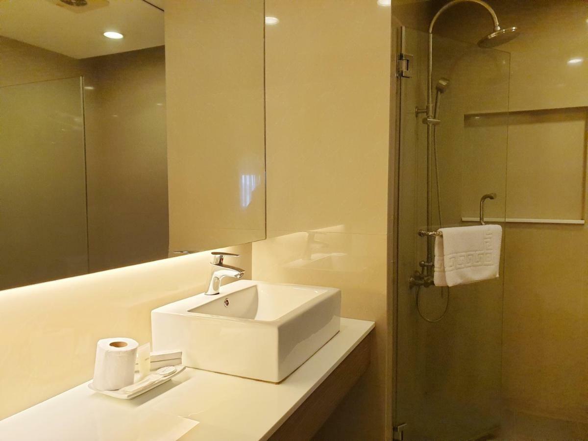 קואזון סיטי Imperial Palace Suites מראה חיצוני תמונה